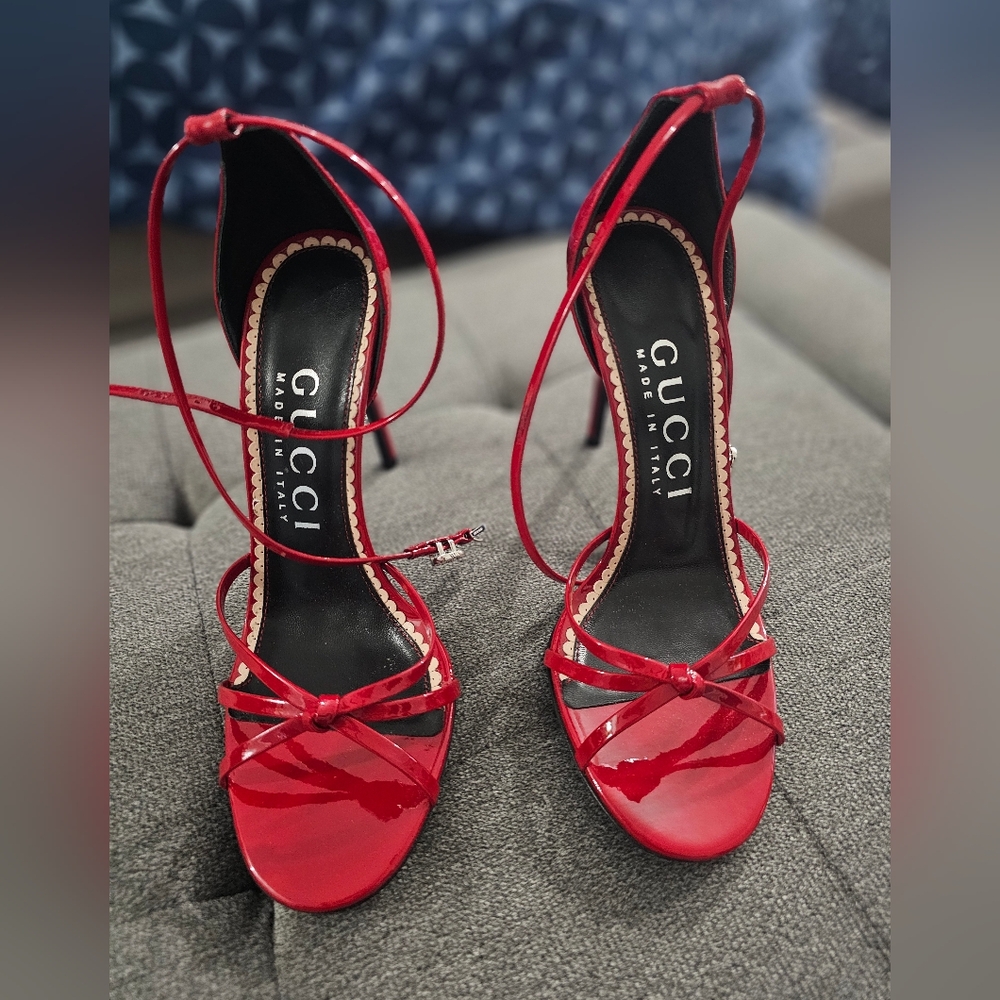 Gucci Red Heels with Elegant Design